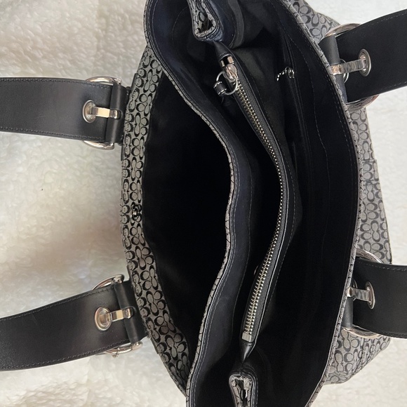 Coach Signature ‘C’ Bag - Picture 2 of 4